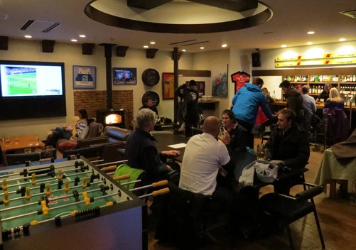 madarao restaurants, pubs, bars, cafes, places to eat